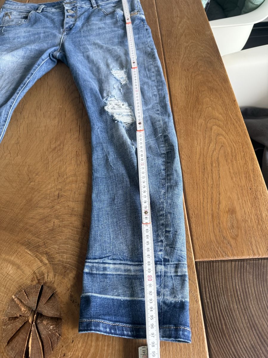 Jeans: Lässige Boyfriend Destroyed Jeans 42 – Usato da Sirnach venduto da sirni 6