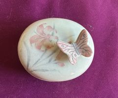 Romantische Schmuckdose mit Schmetterling
