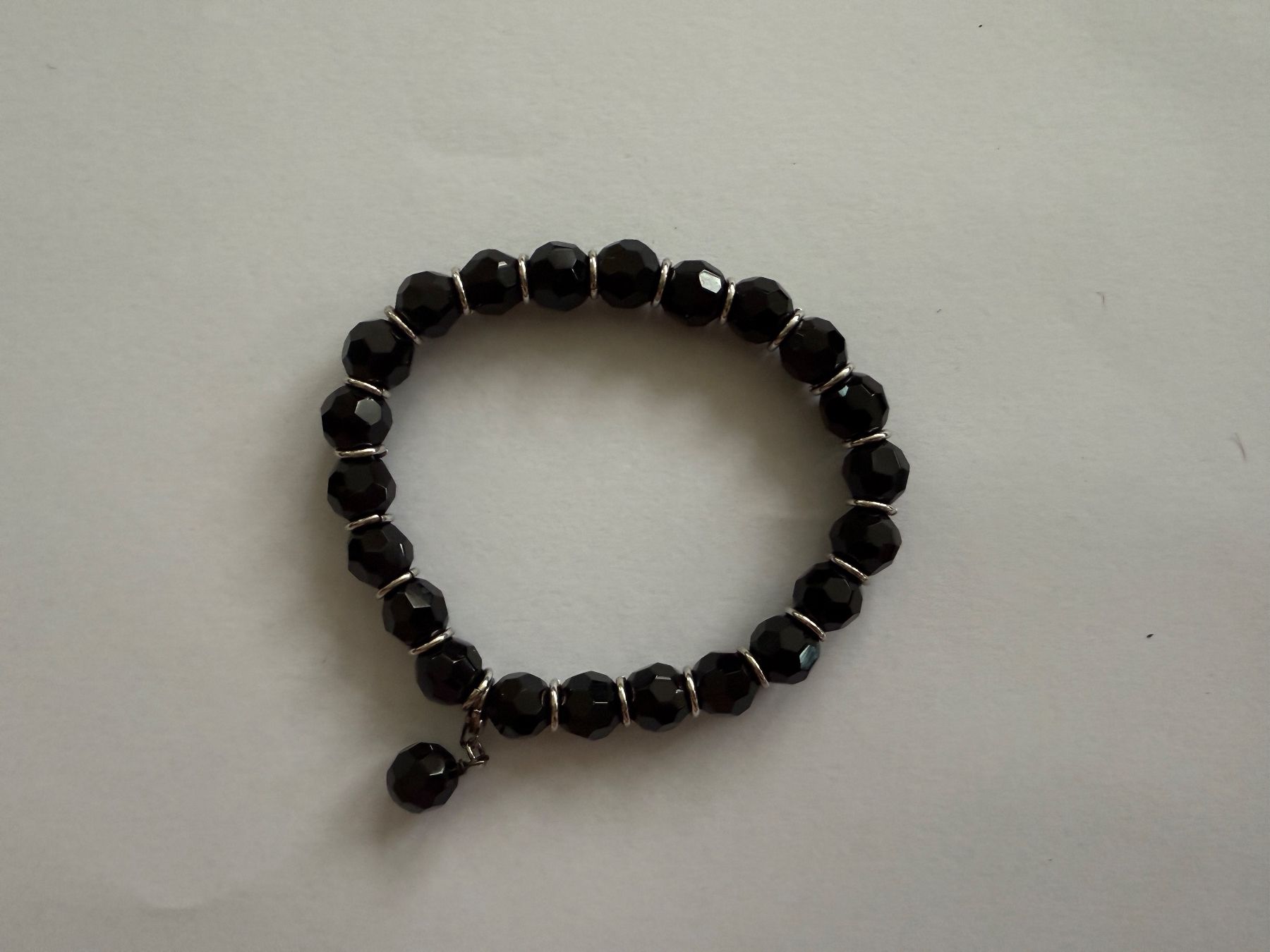 Accessori per capelli: Armband mit schwarzen Steinen neuwertig – Usato da Seewen SO venduto da HappyHappyHappy