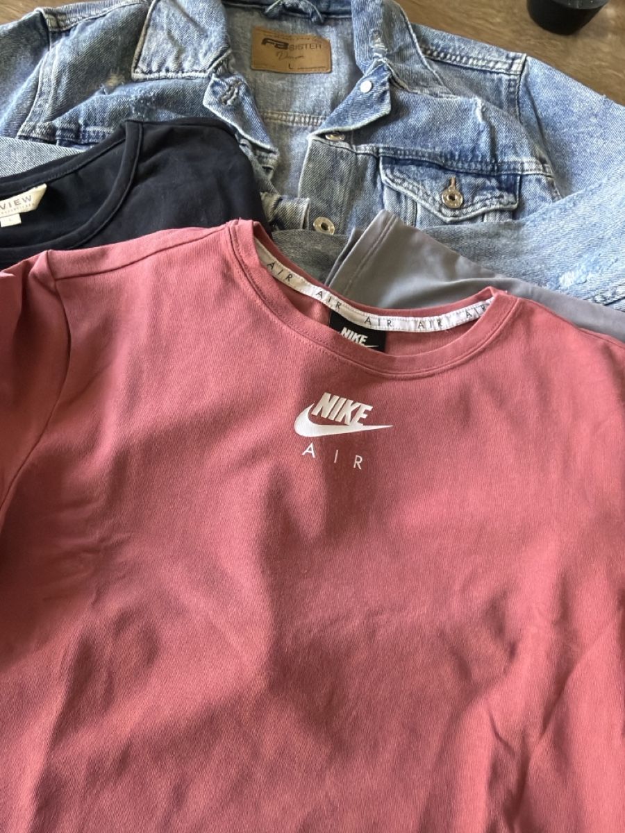 Kleiderpakete: Damen T-Shirts/Jäcke Grösse L – Gebraucht aus Widnau von schetti12 3