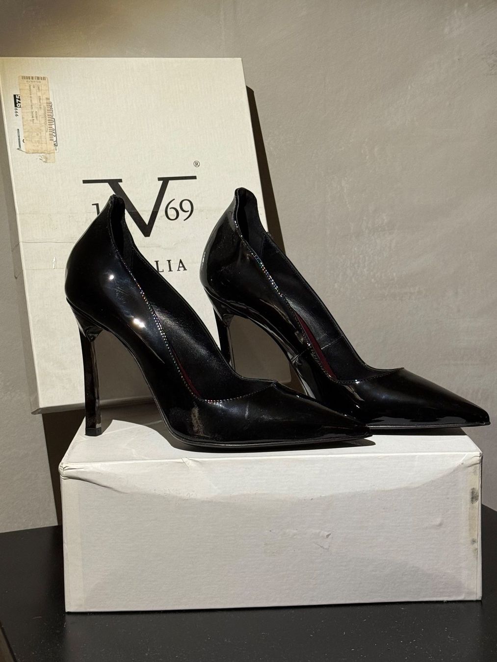 Versace Chaussures femmes: Escarpins noirs – neufs – taille 40 – Neuf avec emballage d'origine à Petit Lancy par sgomez01