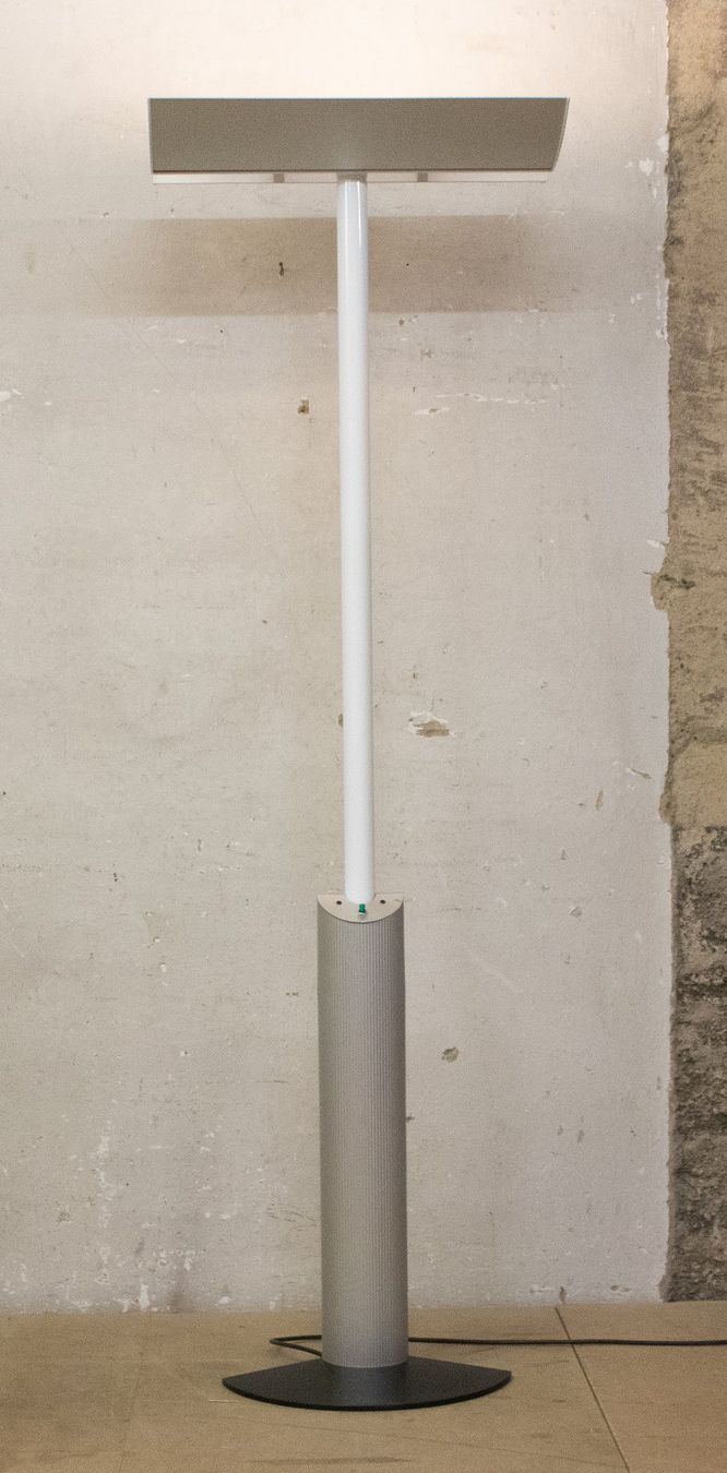 Regent Lampade: Ständerlampe / Stehleuchte von Regent – Usato da Zürich venduto da ZuercherBrockenhaus