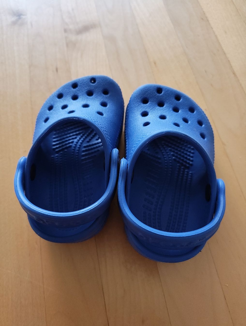 Crocs Scarpe per ragazzi: kleine Crocs Grösse 23  – Usato da Thierachern venduto da _Sunshine_._ 1