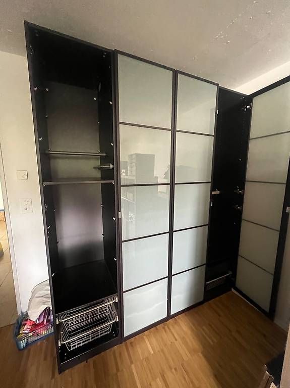 Armadi: Schrank und Zubehör – Usato da zürich venduto da camelus