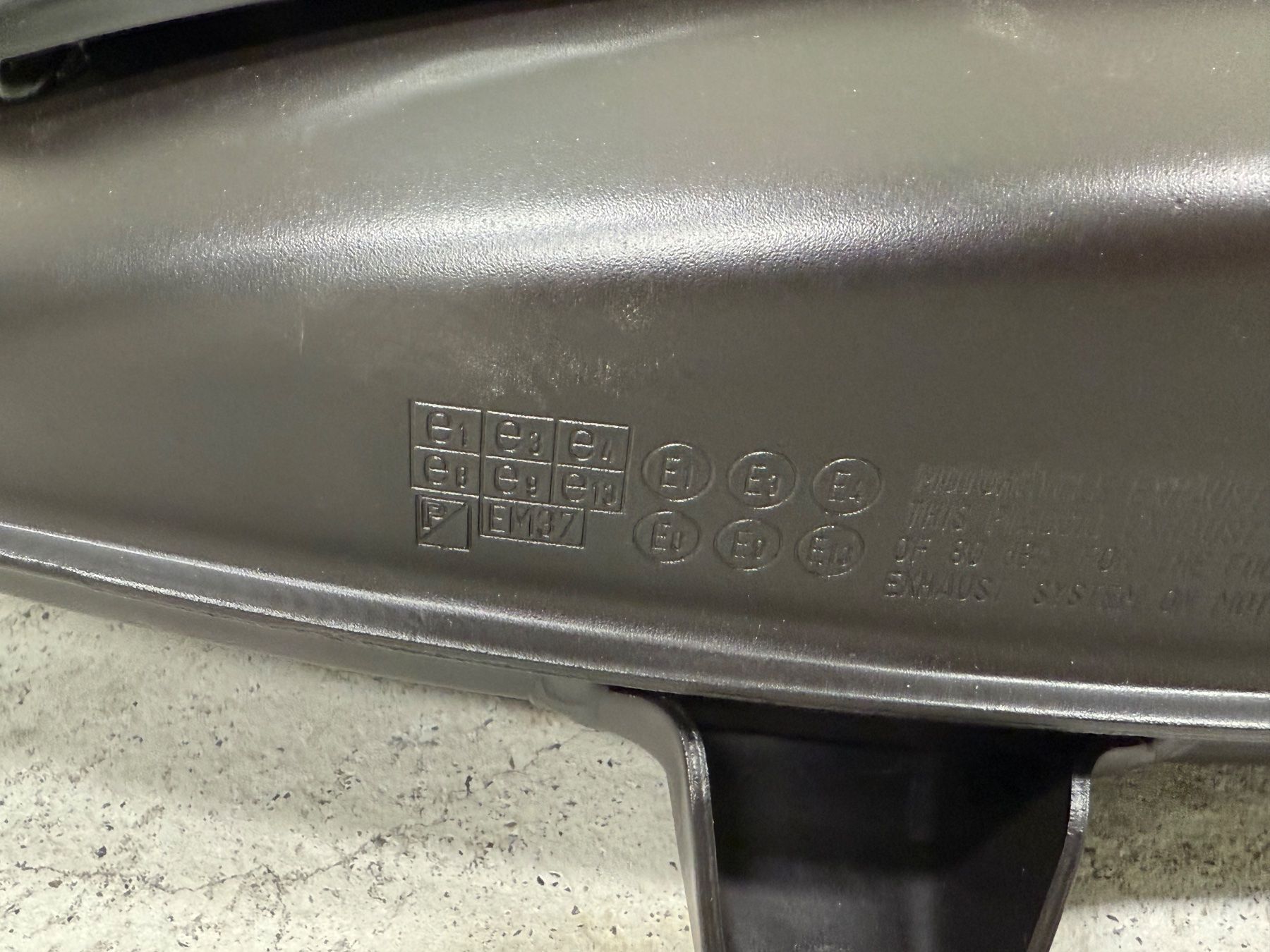 Alle Rollerersatzteile: Piaggio Vespa Auspuff schwarz Glanz – Gebraucht aus Seuzach von kat_5qwy 2