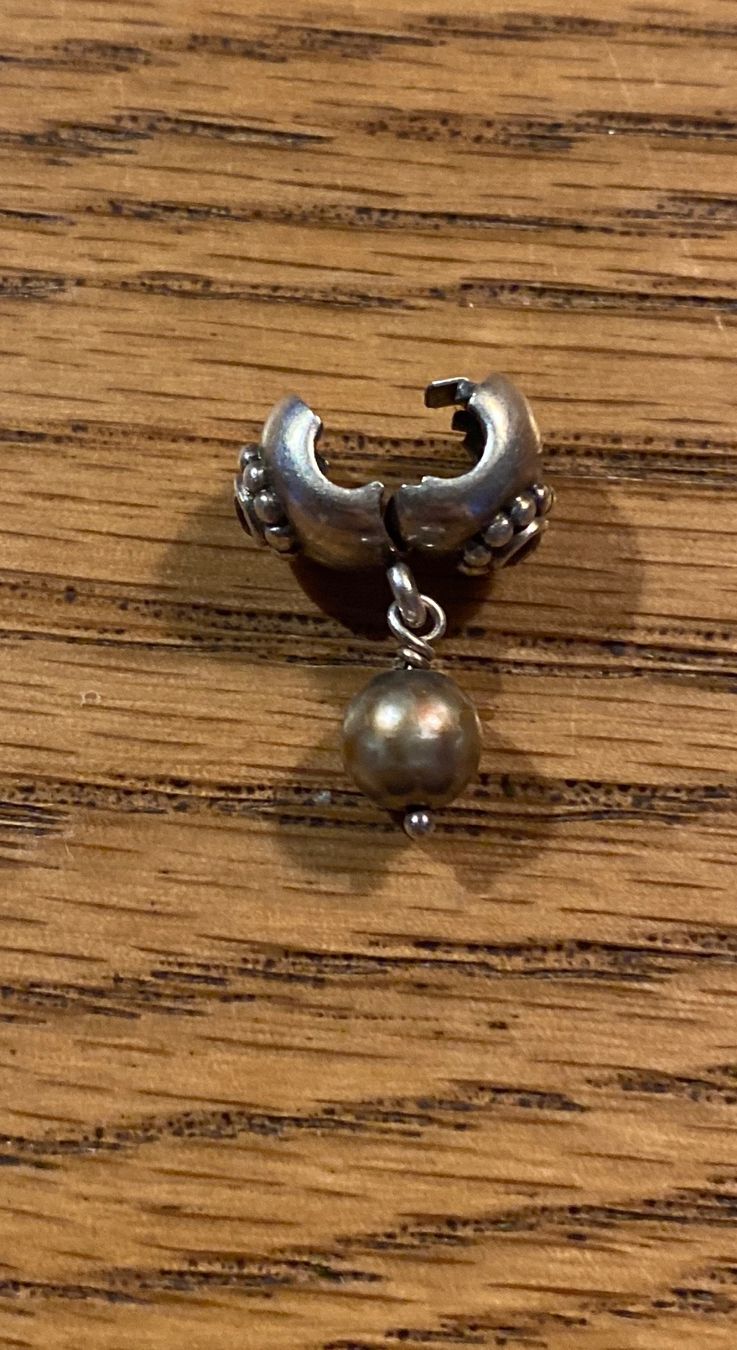 Pendentifs: Pandora Clip Charm – D'occasion à Muri AG par sonneblueme10