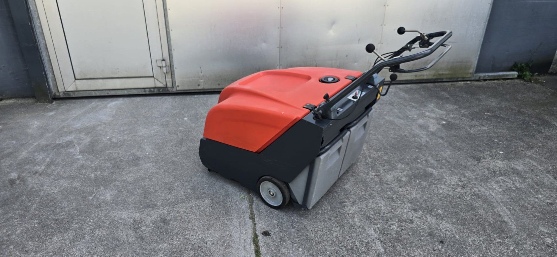 Hako Tutte le macchine: HAKO Kehrmaschine B800 – Usato da Rupperswil venduto da gartenswiss 1