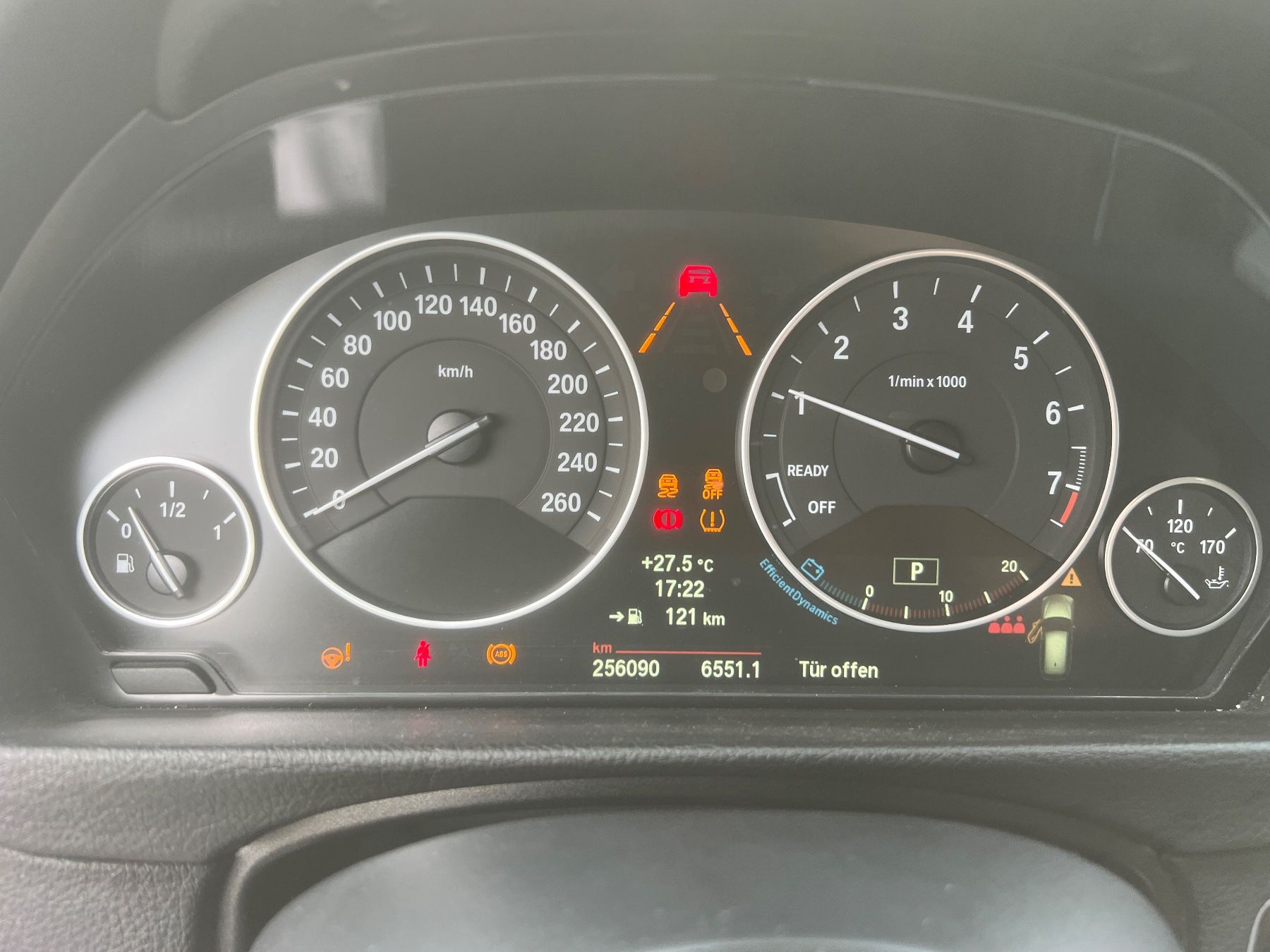 BMW Automobili: BMW  320 i Kombi xDrive – Difettoso da Otelfingen venduto da hof74 4