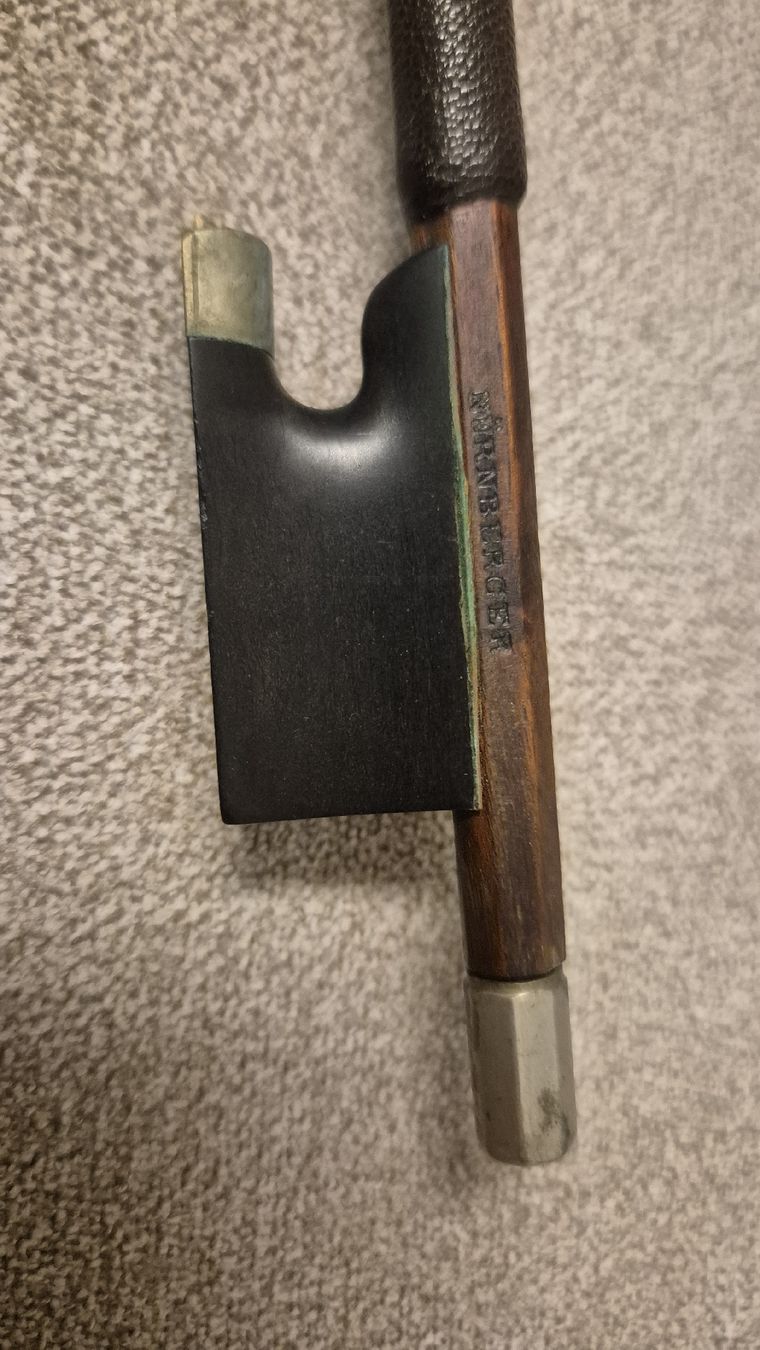 Strumenti musicali: Nünberger Geigenbogen – Usato da Rämismühle venduto da beni0010