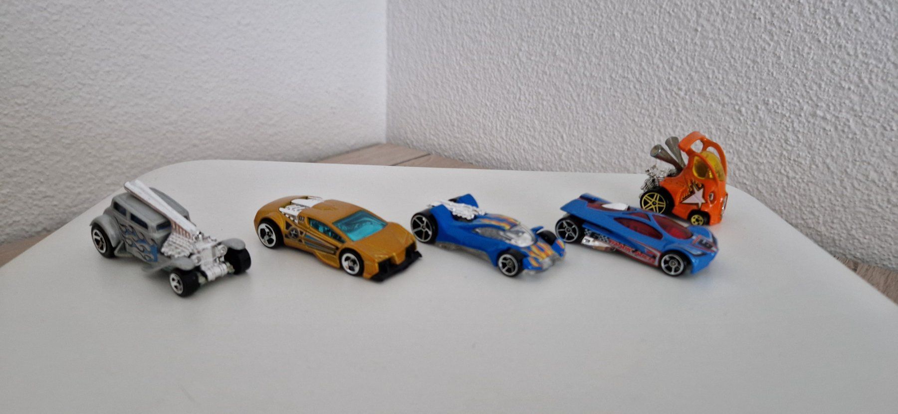 Hot Wheels Giocattoli: Hot Wheels Spielzeugautos – Usato da Wünnewil venduto da 1509mani