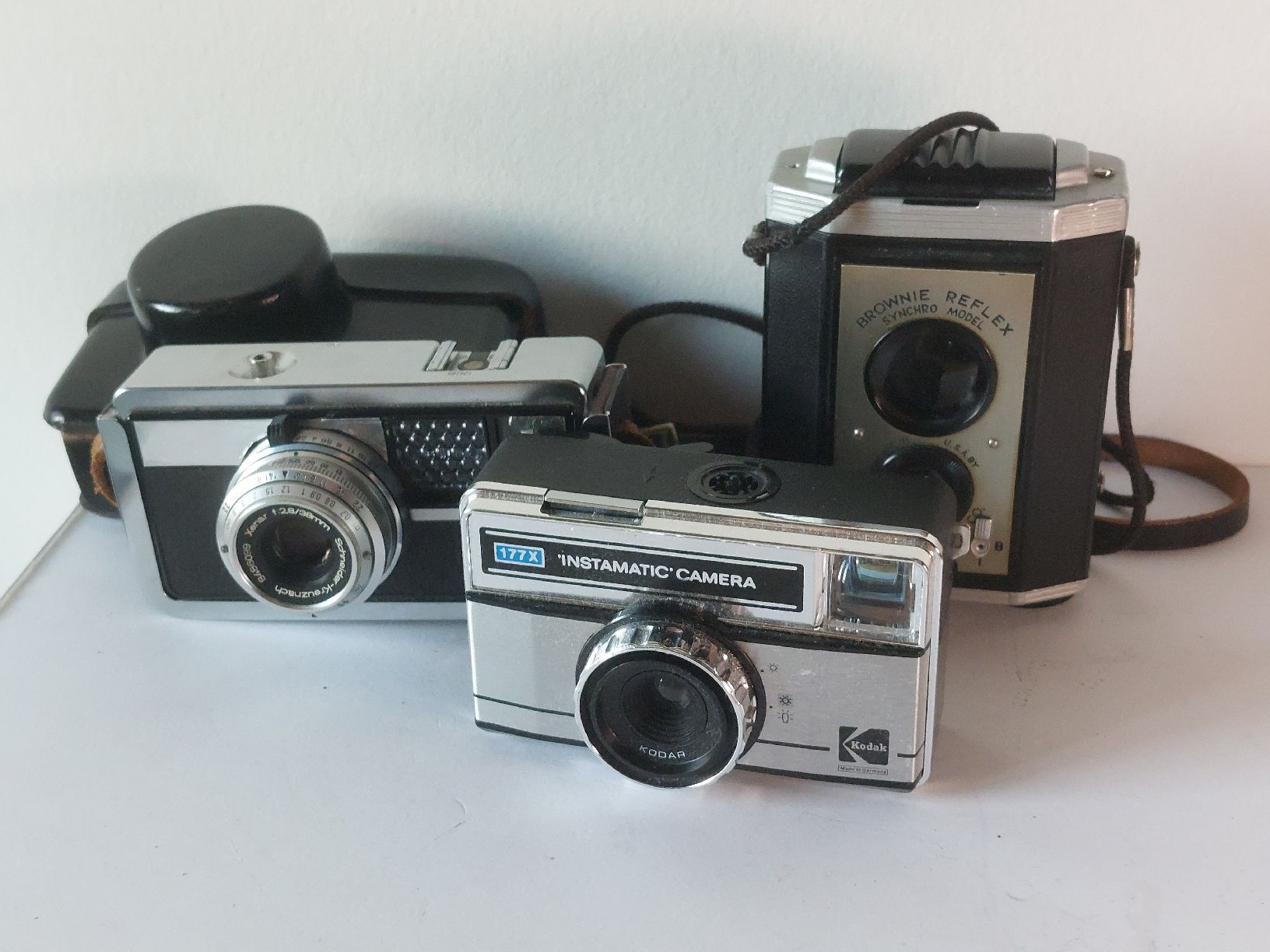 Kodak Fotocamera: Kodak Instamatic 500 + 177x + Brownie Reflex – Usato da Schmitten FR venduto da losim1 1