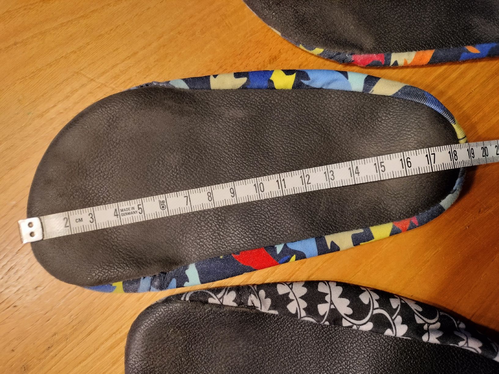 Scarpe per ragazzi: Slipstop Badeschuhe 2 Stück 27-28 – Usato da Gordevio venduto da LadyTicino 5