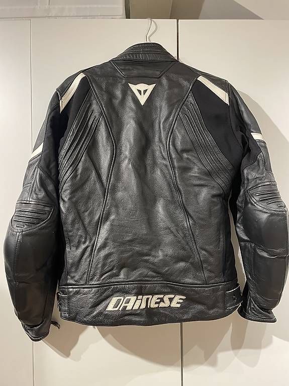 Dainese Giacche: Dainese Lederkombi 2 Teilig Grösse 50 – Usato da zürich venduto da Gersti 2