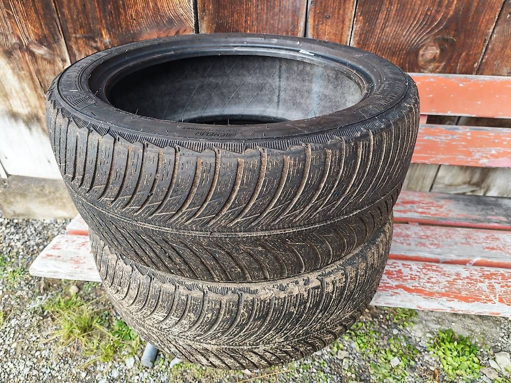 Pneus & Kompletträder: 2 Pneus hiver 235.45.18 Michelin  – Gebraucht aus Mamishaus von raphael4954 3