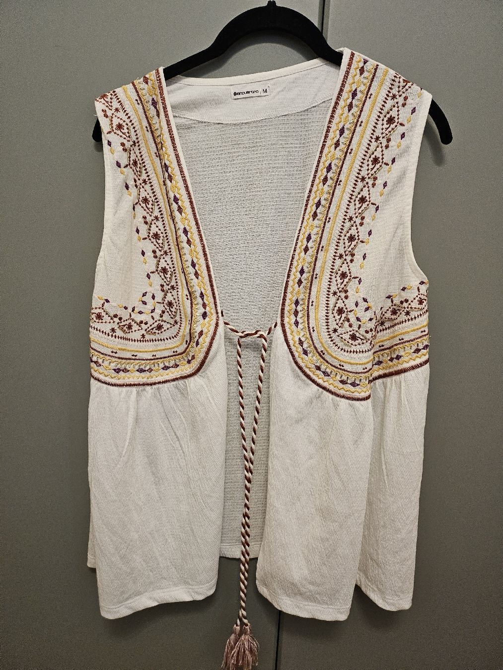 Gilet & Giacche senza maniche: Joli gilet – Nuovo e nell'imballaggio originale da La Tour-de-Peilz venduto da mar_2r26