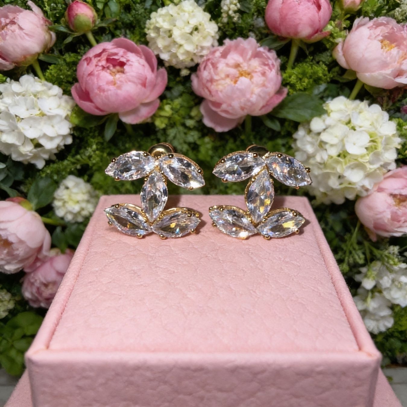 Orecchini pendenti & Orecchini a lobo: Boucles d'oreilles dorées look CC – Nuovo e nell'imballaggio originale da St-Maurice venduto da Sandrinette123 2
