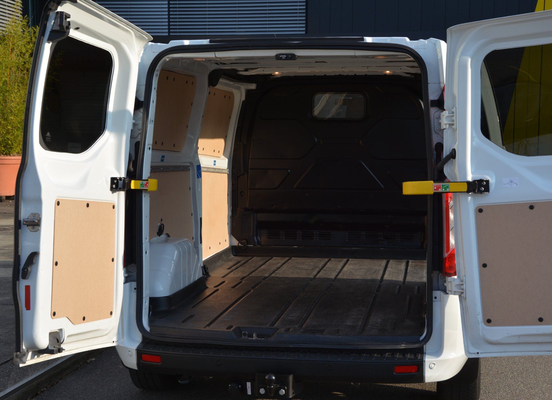 Ford Veicoli commerciali: FORD Transit Custom Van 300 L2H1 Trend A – Usato da Oberkulm venduto da Curiger-Automobile 9