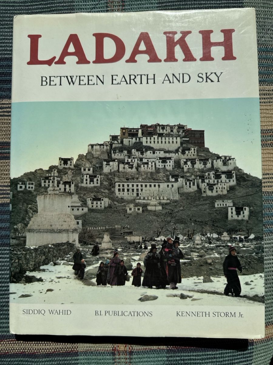 Libri: Ladakh - Between Earth and Sky, Wahid, Storm – Usato da Eschenz venduto da Belladog