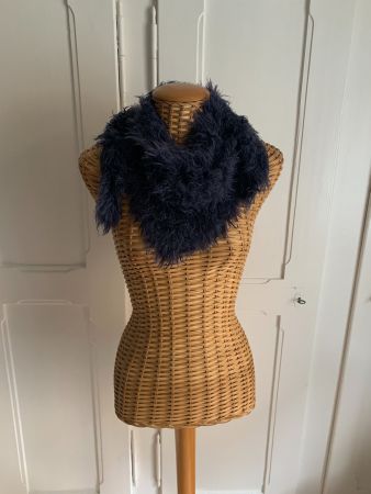 Dreieicksschal violett flauschig