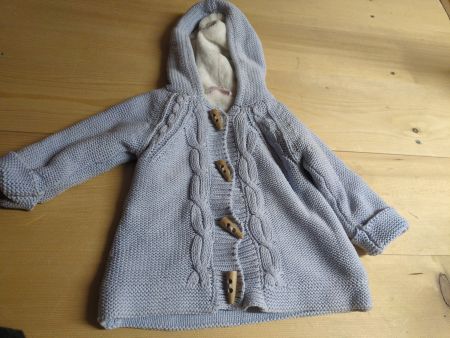 Süsse Baby Strickjacke mit Kapuze Gr. 68