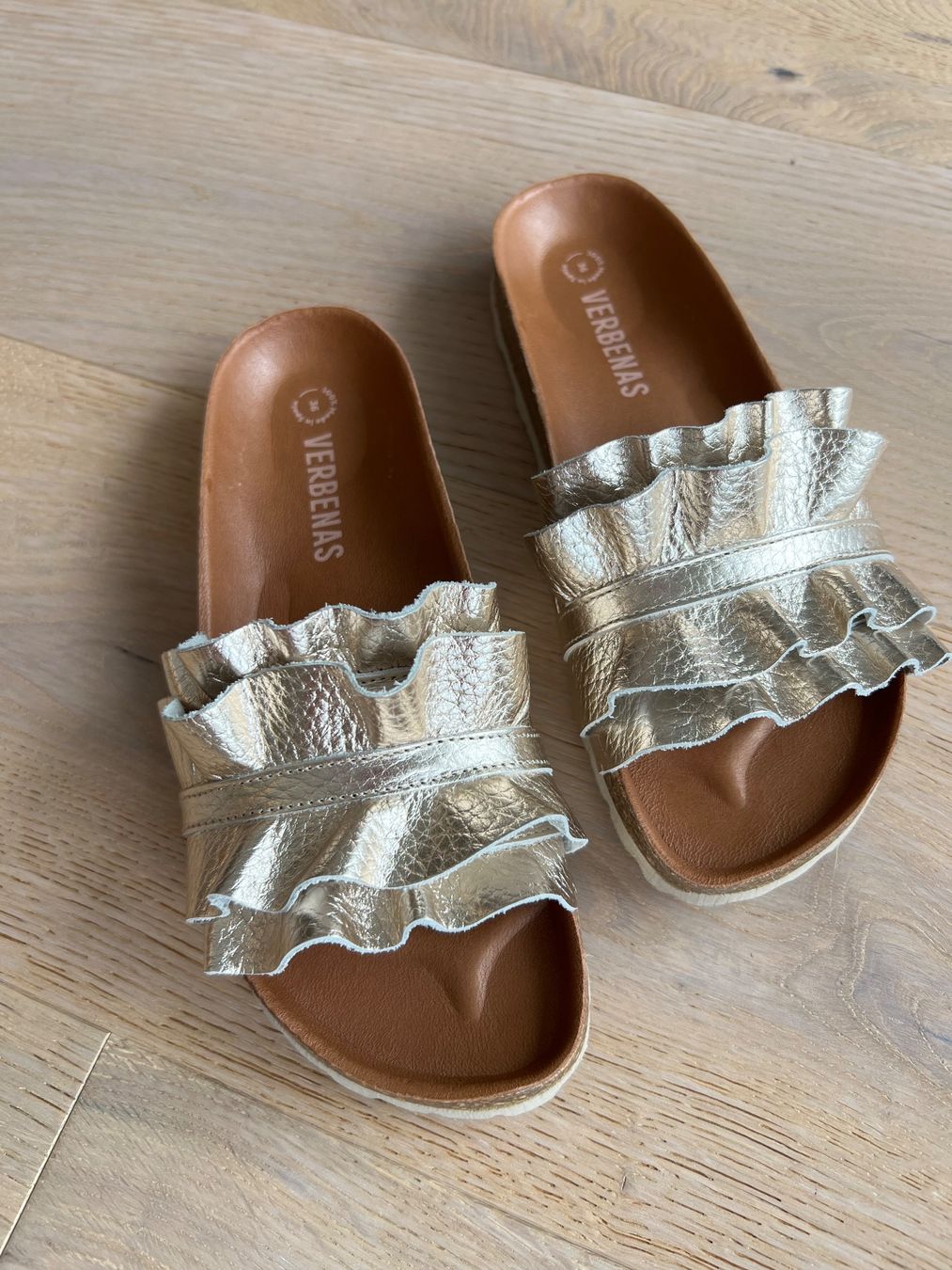 Chaussures femmes: Verbenas Slippers gold Gr. 36 – Neuf (Voir description) à Meilen par Masupilamy
