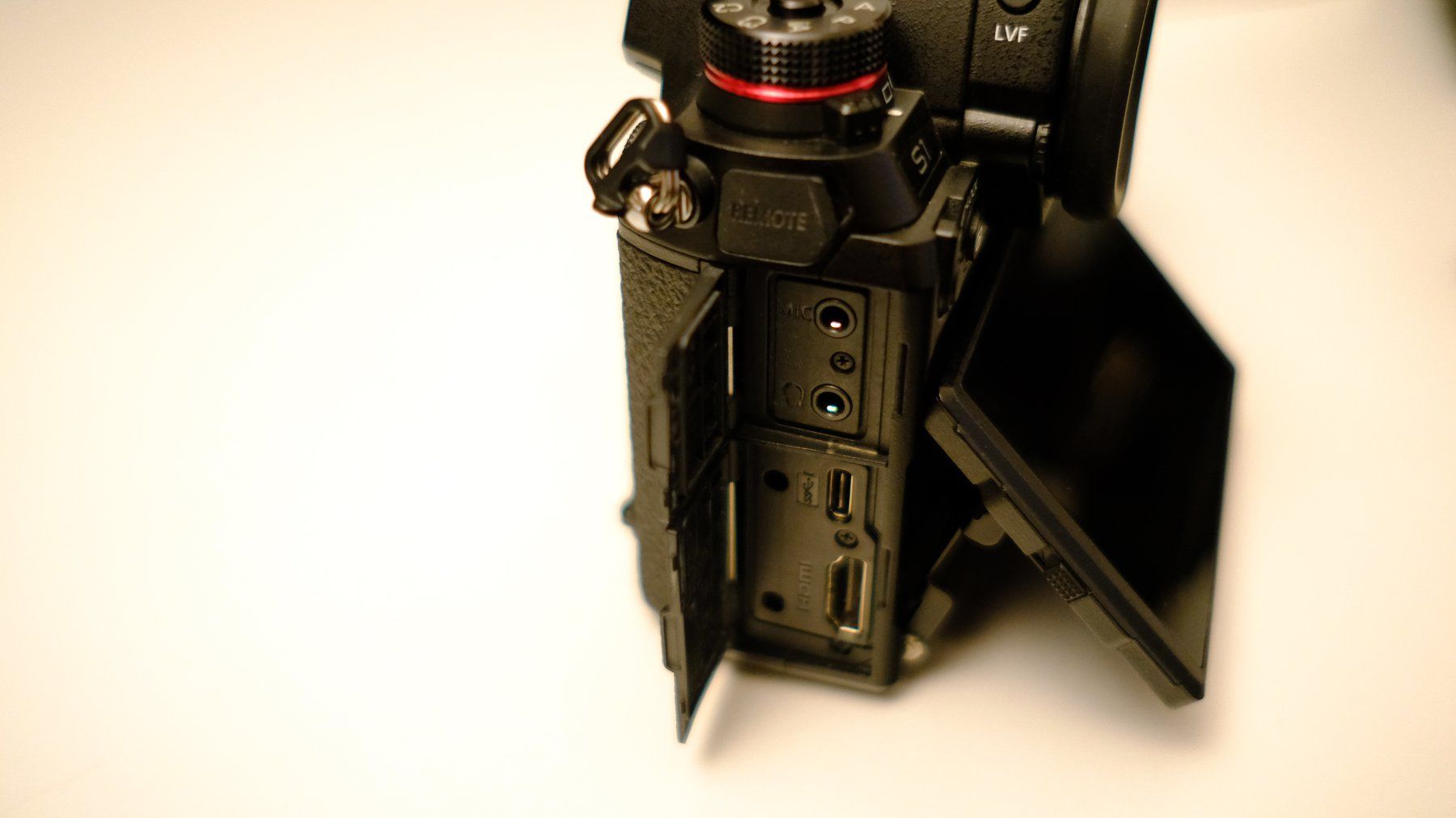 Panasonic Fotocamera: Lumix S1 mit Batteriegriff DMW-BGS1 – Usato da Unterengstringen venduto da simonwidmer 4