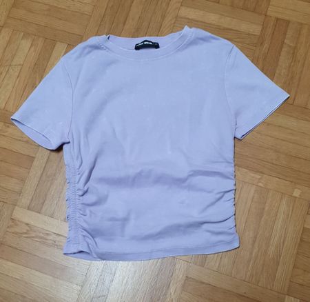Trendiges lila T-Shirt mit Raffung Gr. 164/XS