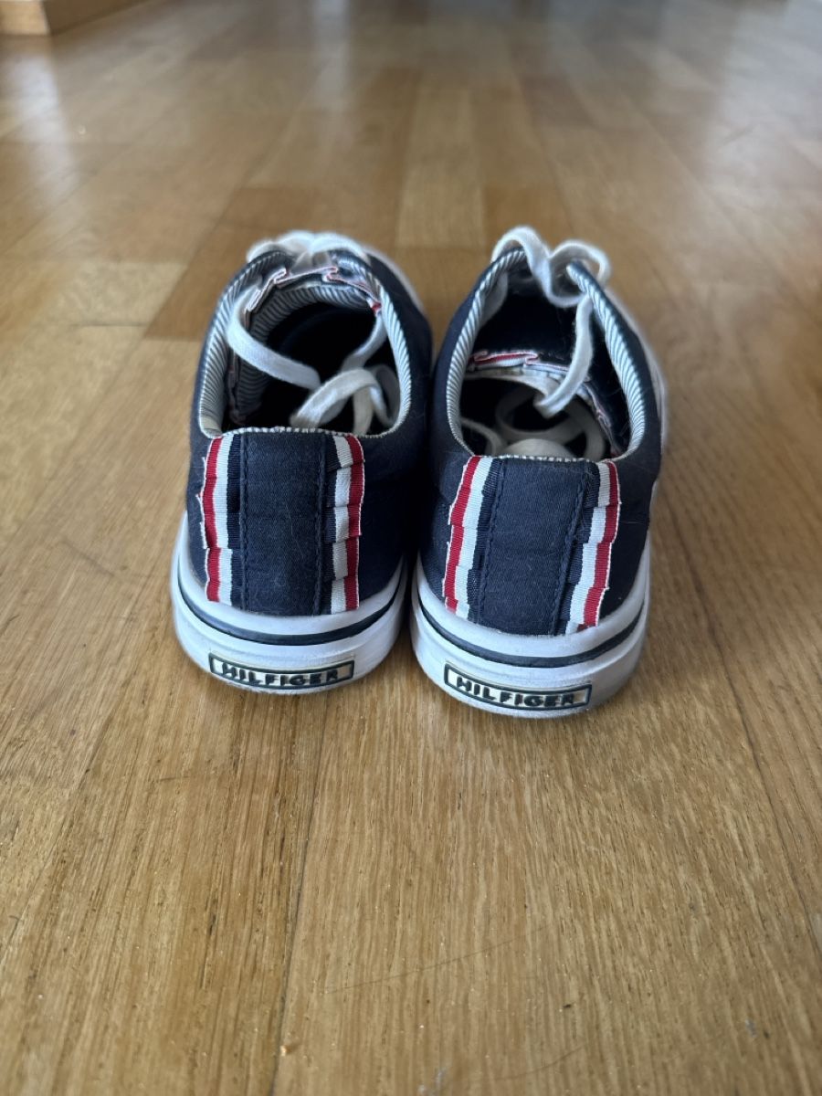 Tommy Hilfiger Scarpe da donna: Tommy Hilfiger Schuhe – Usato da Amriswil venduto da cor_gpw9 1