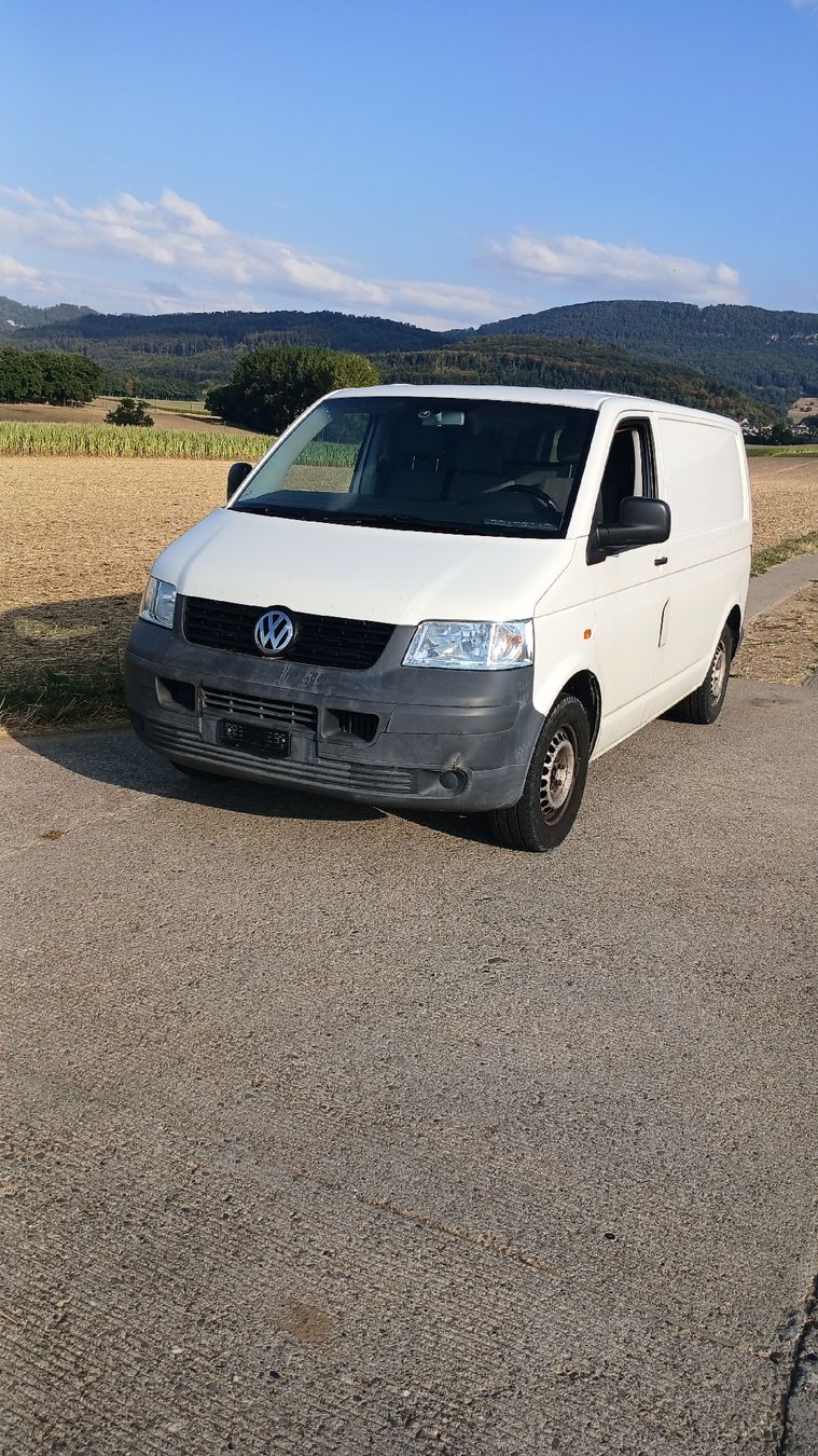 VW Véhicules utilitaires: volkswagen T5 2.5 TDI – D'occasion à Cornol par bar_jt78 1