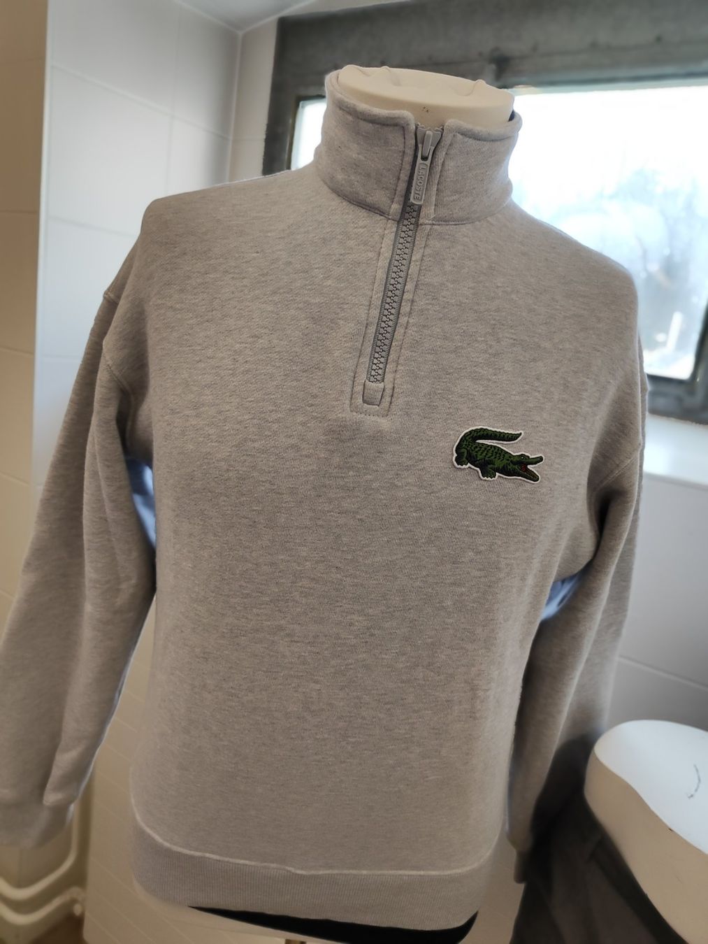 Lacoste Maglioni & Felpe: Hellgrau Lacoste Shirt Gr M – Nuovo (secondo la descrizione) da Langnau am Albis venduto da Judithsebi 1