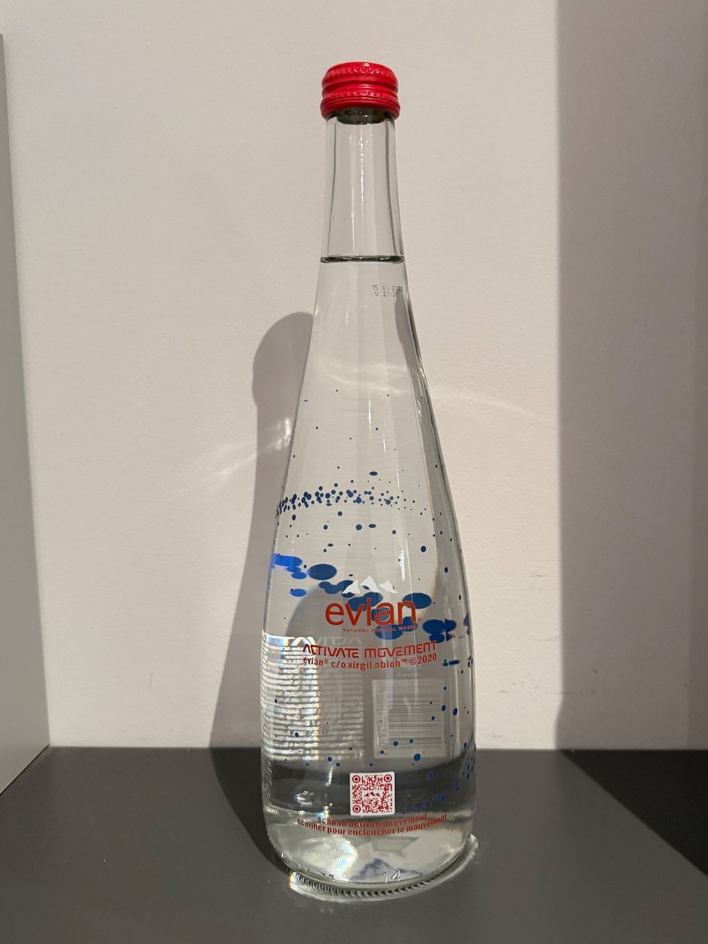 Appareils à gaz et accessoires: Evian x Virgil Abloh – Neuf avec emballage d'origine à Münchenbuchsee par arouse.swiss