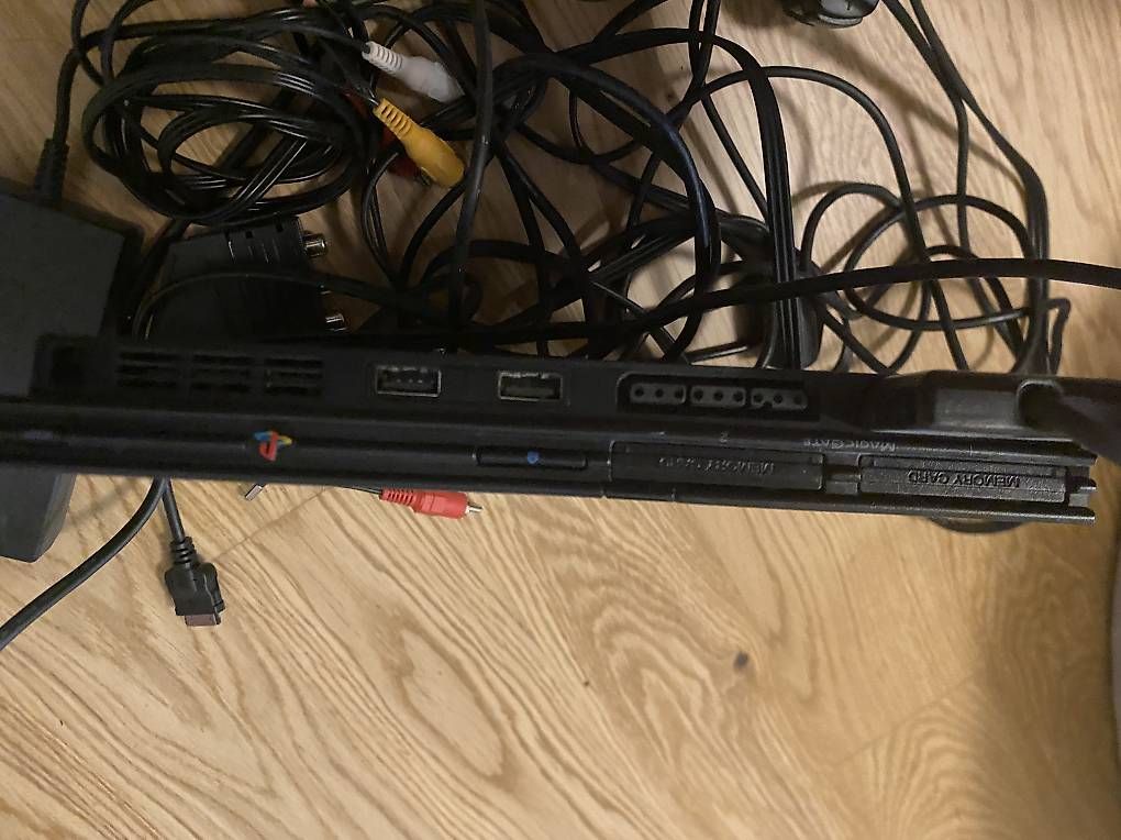 Konsolen: PS2 slim – Gebraucht aus Lausanne von rom_55mn 1