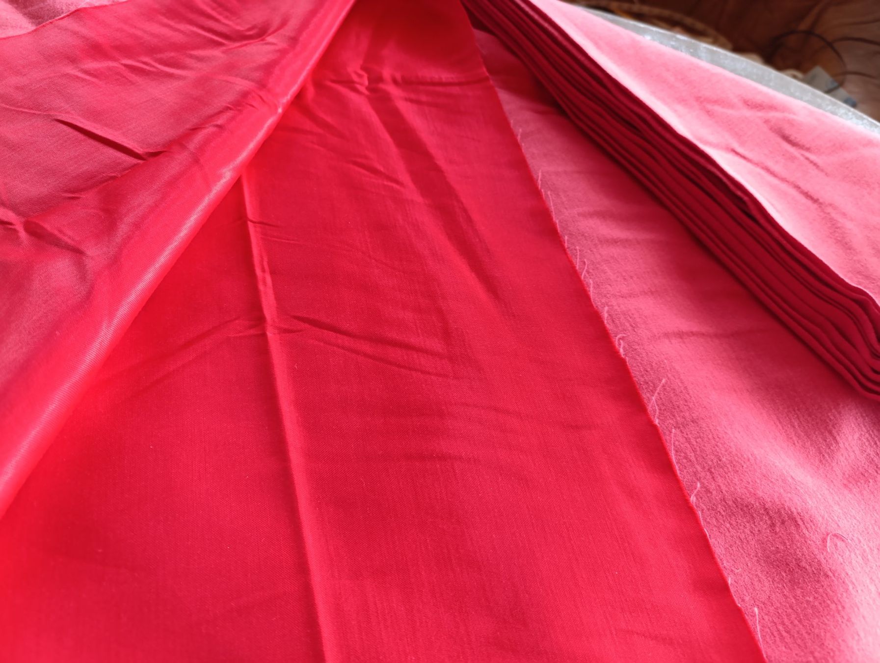 Tessuti: Original verpackt ,10,5 m Satin rot 145cm breit – Nuovo e nell'imballaggio originale da Rüthi (Rheintal) venduto da marycsipet 3