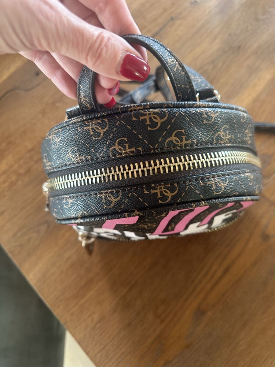 Guess Zaini: Rucksack Guess – Usato da Eich venduto da gabry68 2