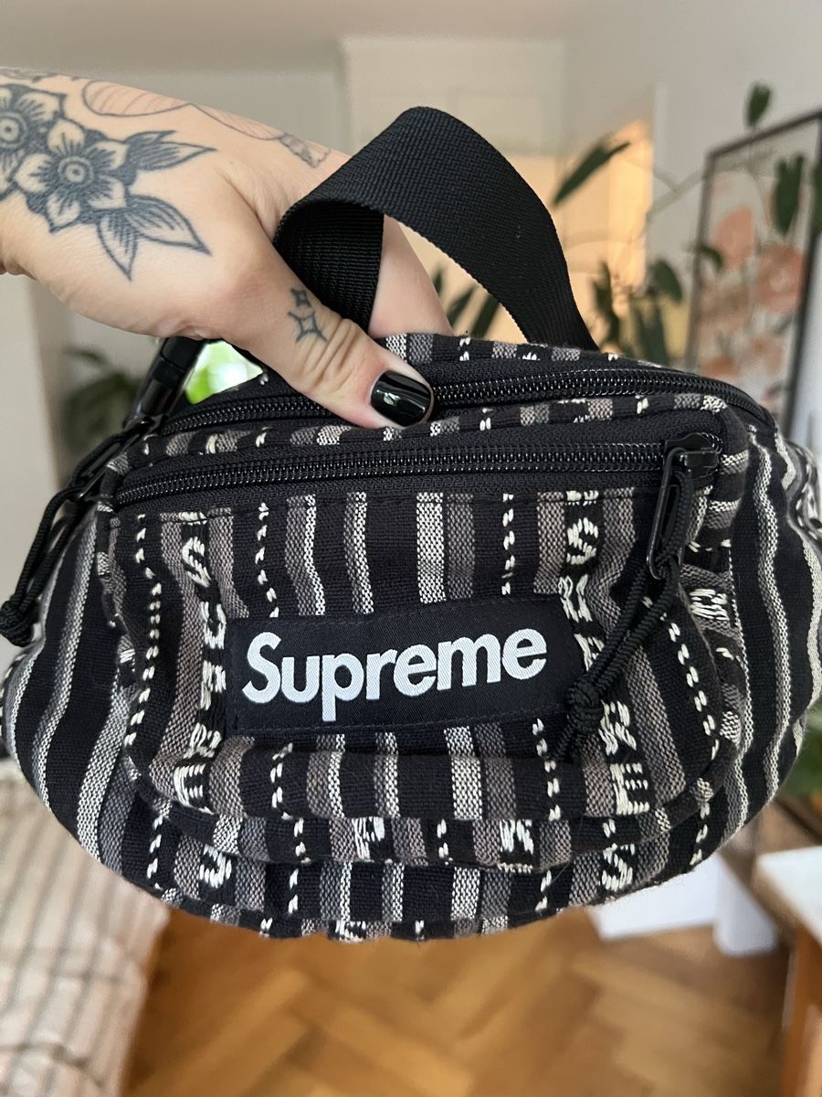 Supreme Borse: Supreme Bauchtasche – Usato da Bern venduto da jas_5f6b