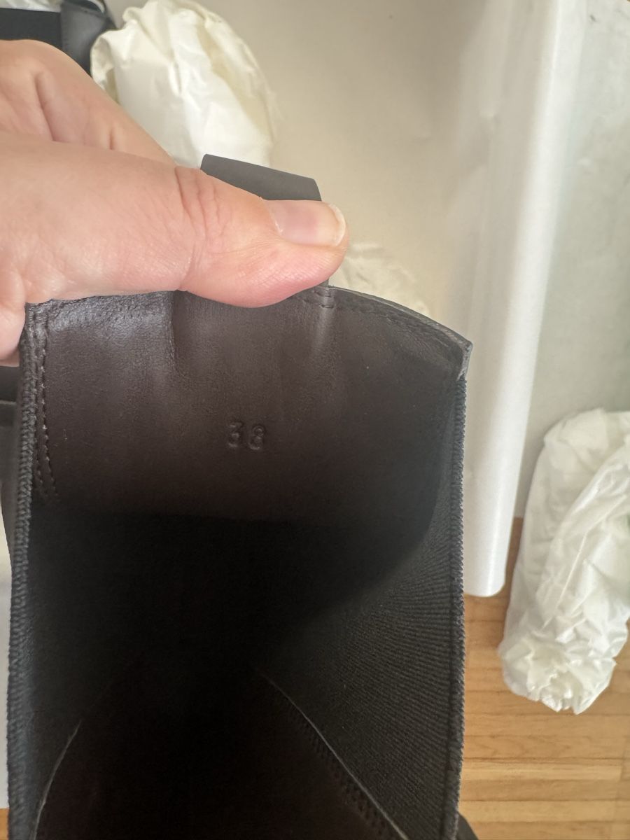 Bottega Veneta Damenschuhe: 2 Grösse BOTTEGA VENETA Lug Stiefelet  Gr.38 oder Gr.37 – Neu und originalverpackt aus Pfäffikon SZ von EMMA0111 6