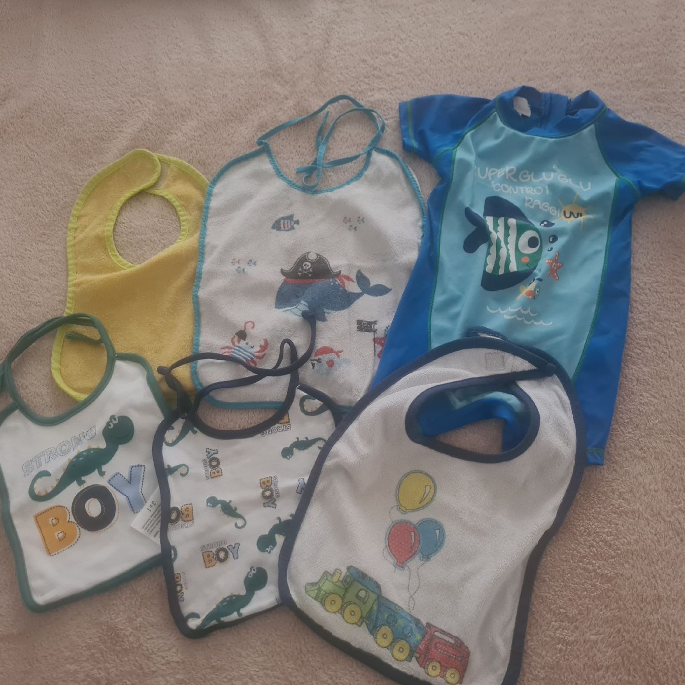 Lotti & Set di vestiti: Kinder Badeanzug Gr.74 u. 5 Esslätze – Usato da Steinen venduto da turbogeiss99