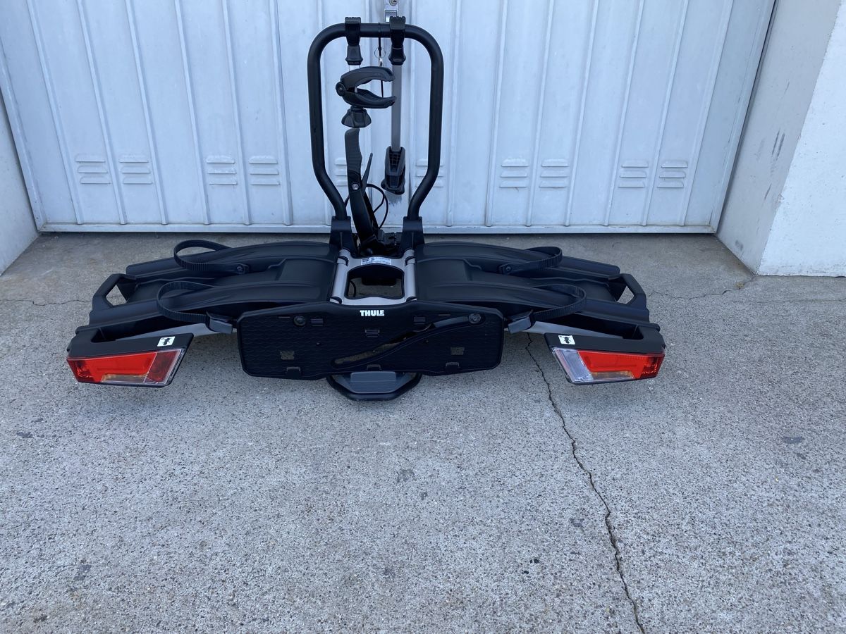Thule Rimorchi: Thule EasyFold XT 2 Fahr­rad­trä­ger – Usato da Graben venduto da pod_5qfd