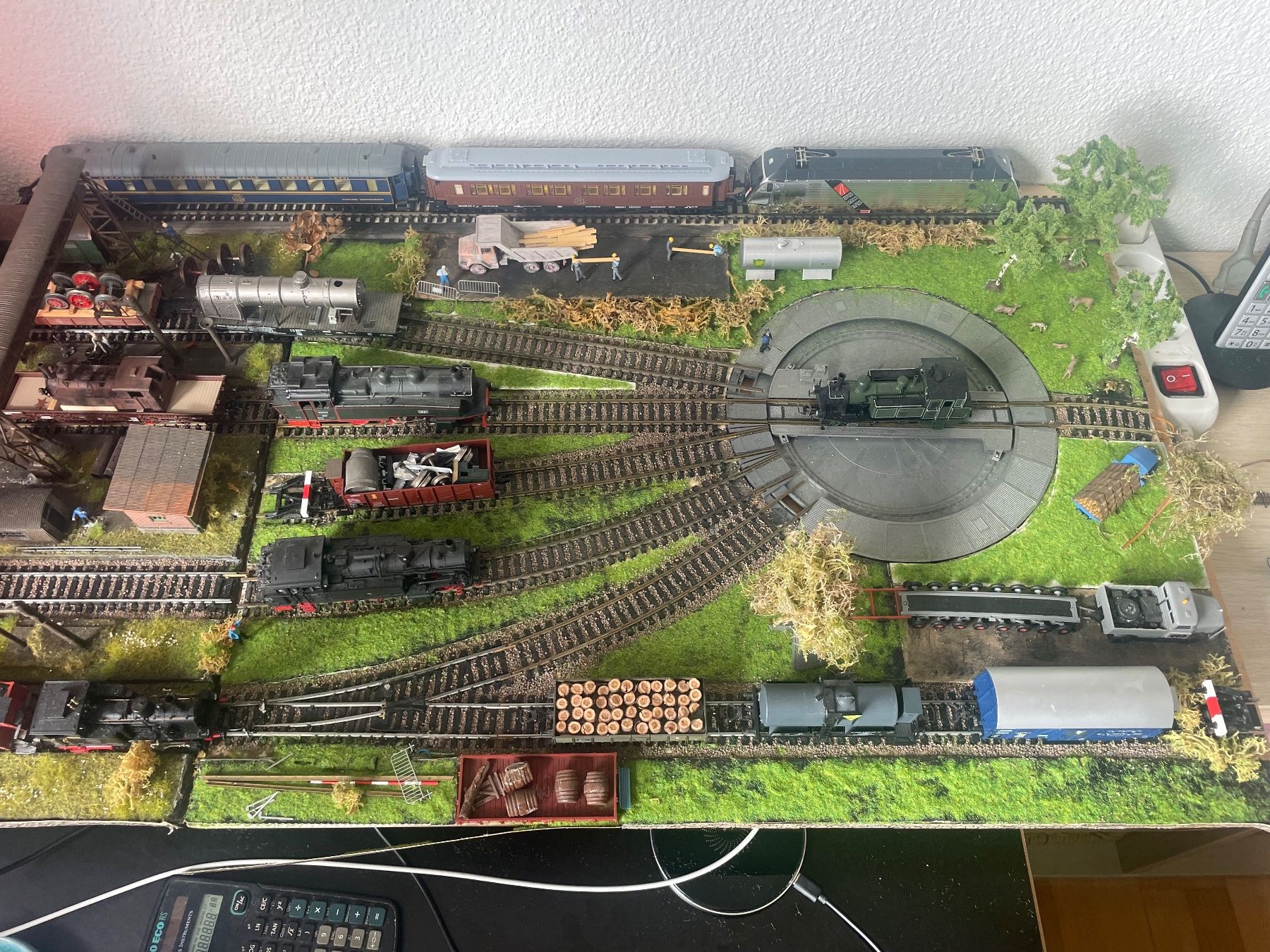 Modellini di ferrovie: Wunderschöne Sammlung mit 41 Lokomotiven – Nuovo (secondo la descrizione) da Uster venduto da ruehan 5