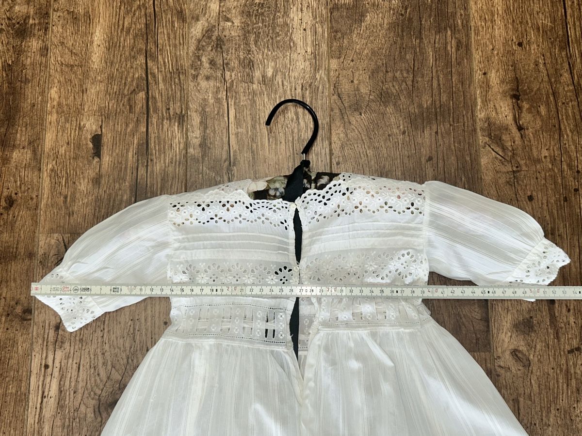 Puppen: Antikes Taufkleid mit alter Spitze – Gebraucht aus Düdingen von Reconflo 3