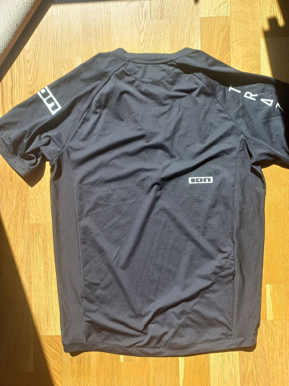 T-shirts: Pull tricot vélo VTT, marque Ion, modèle Traze, taille M – D'occasion à La Tour-de-Peilz par Gilbrtogil 3