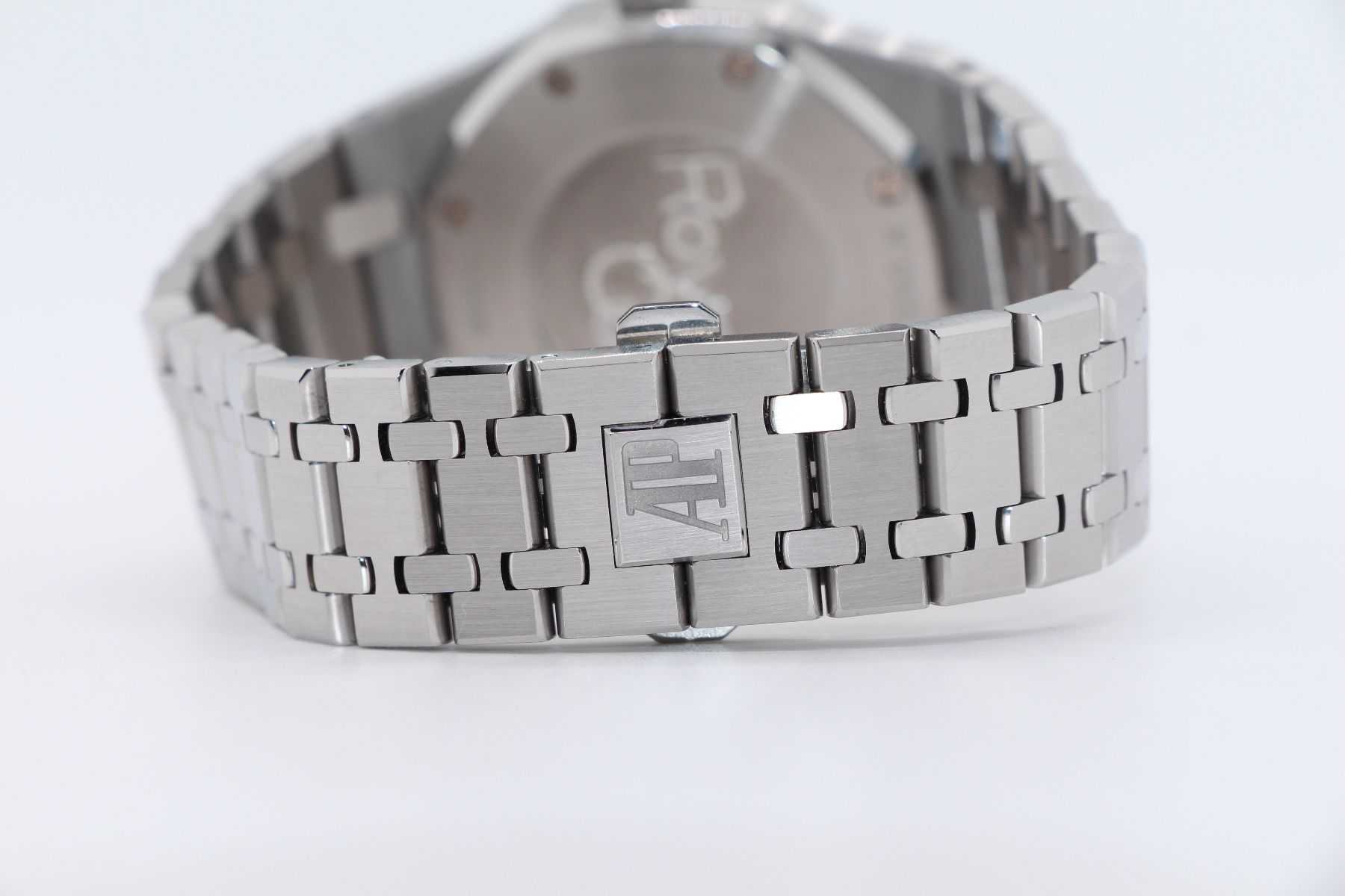 Audemars Piguet Orologi: Audemars Piguet Royal Oak Day-Date Ref. 26330ST, Full-Set – Usato da Zug venduto da eMDi_Collection 6
