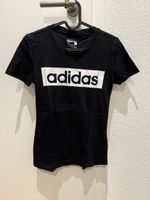 Schwarzes Adidas T-Shirt
