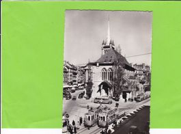 Lausanne, Place Francois--Oldtimer-Tram-belebt