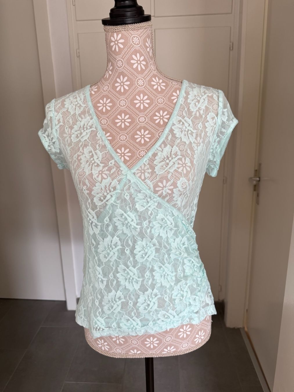 H&M Top: H&M - Top - M – Usato da Sion venduto da accroshoes