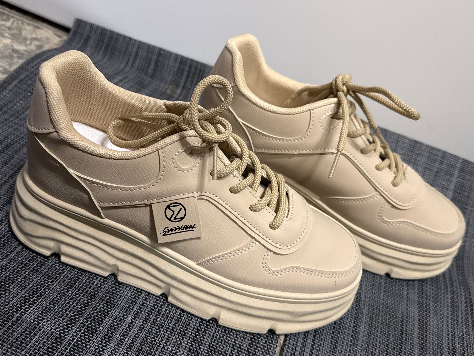 Scarpe da donna: Damen Schuhe knappes 39- NEU – Nuovo (secondo la descrizione) da Amriswil venduto da used2use