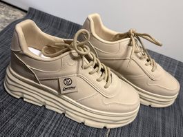 Damen Schuhe knappes 39- NEU