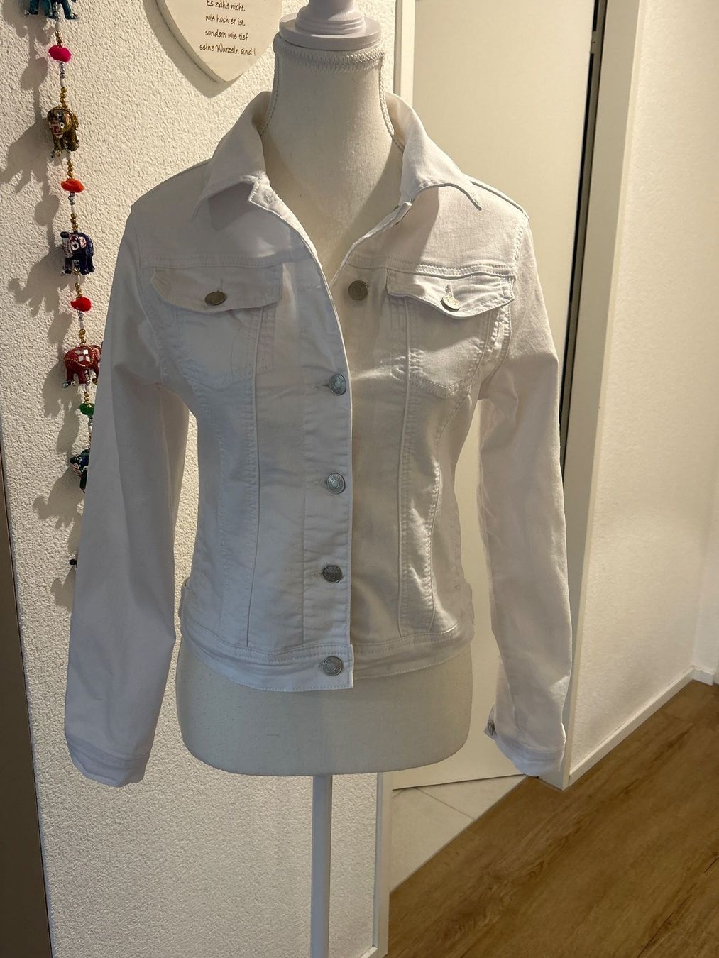 Vestes: Damen Jeans Jacke weiss – Neuf (Voir description) à Brunnen par Nala2929 3