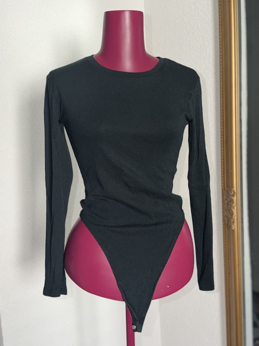 Zara T-shirt: Zara Body – Usato da Niederuzwil venduto da Lisascloset