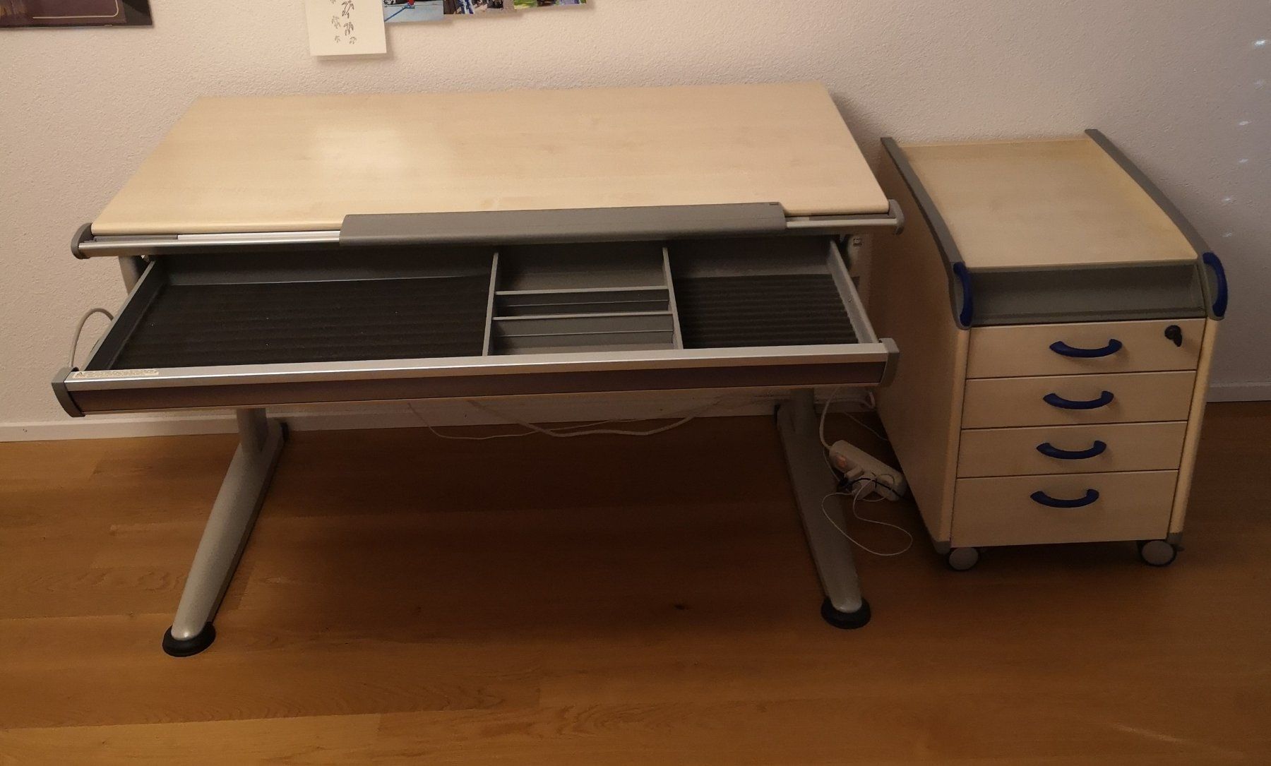 Moll Schreibtische: Kinderschreibtisch Moll Runner (System basic) mit Rollkorpus – Gebraucht aus Bassersdorf von  2